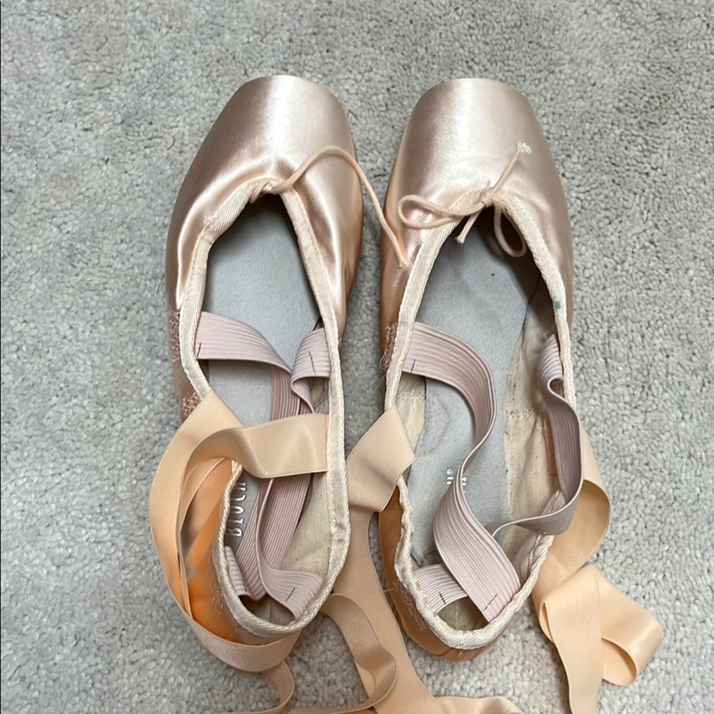 Bloch Heritage Pointe Shoes, Size 7, No X